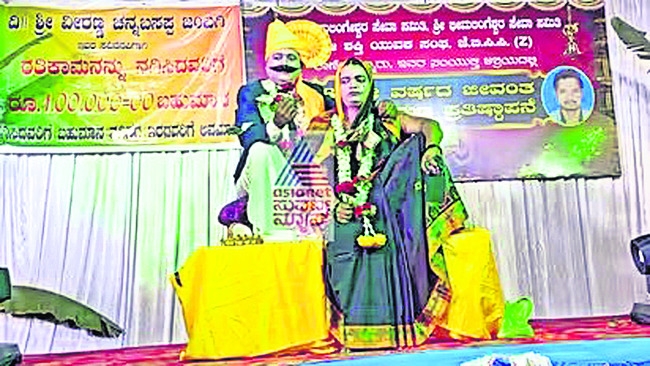 నవ్విస్తే రూ.13 లక్షలు మీవే..2