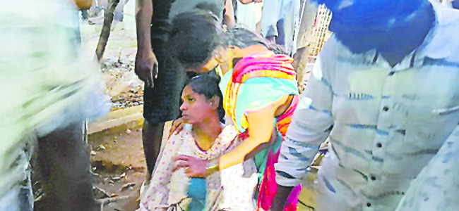 అడుగడుగునా ఉల్లంఘనలు1