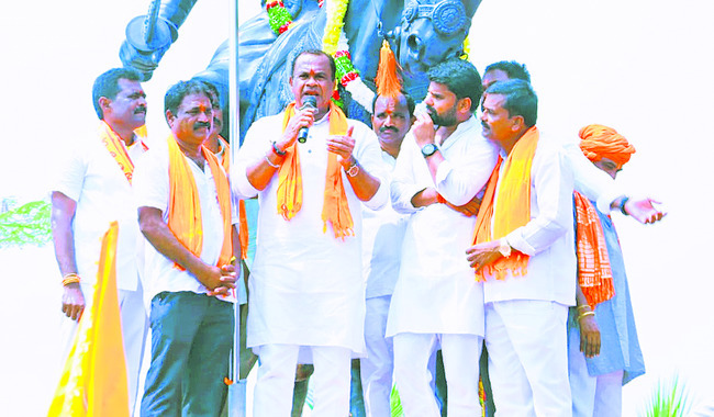 ప్రజలంతా సుఖ సంతోషాలతో ఉండాలి1