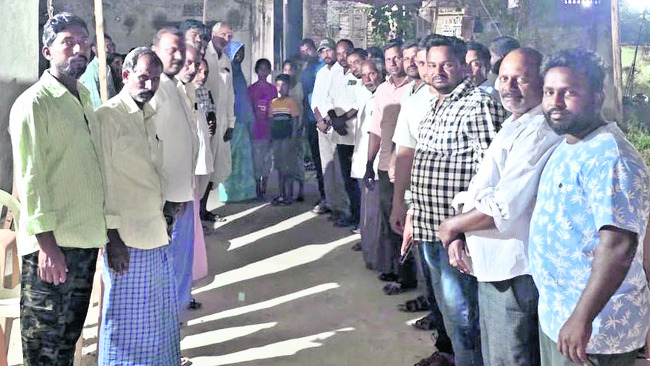 రోగులకు మెరుగైన  సేవలందించాలి 
3