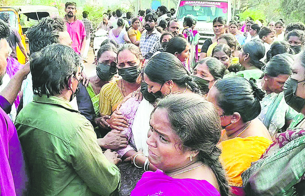 విలాపాగ్నులు.. విషాదాశ్రులు1