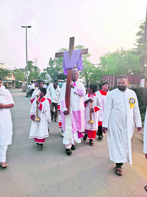 ఇళ్ల కూల్చివేత సరికాదు.. 2