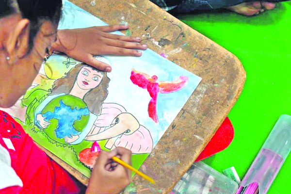 ● కాన్వాస్‌పై ప్రకృతి సోయగాలు1