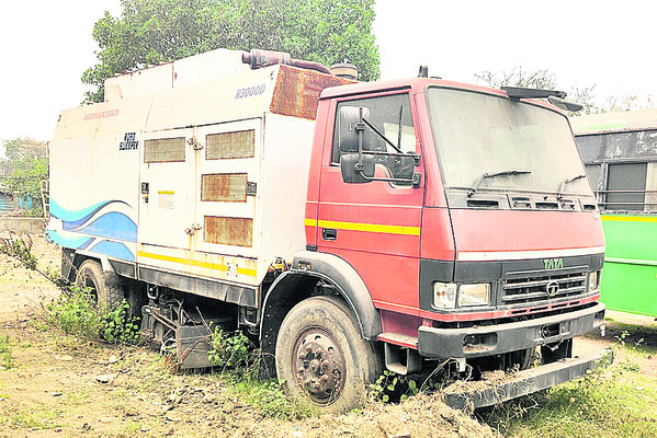 కోట్లు వెచ్చించినా కదిలేదేలే1