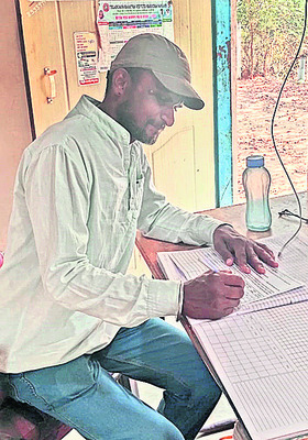 సమ్మె బాటలో ఆర్టిజన్లు1