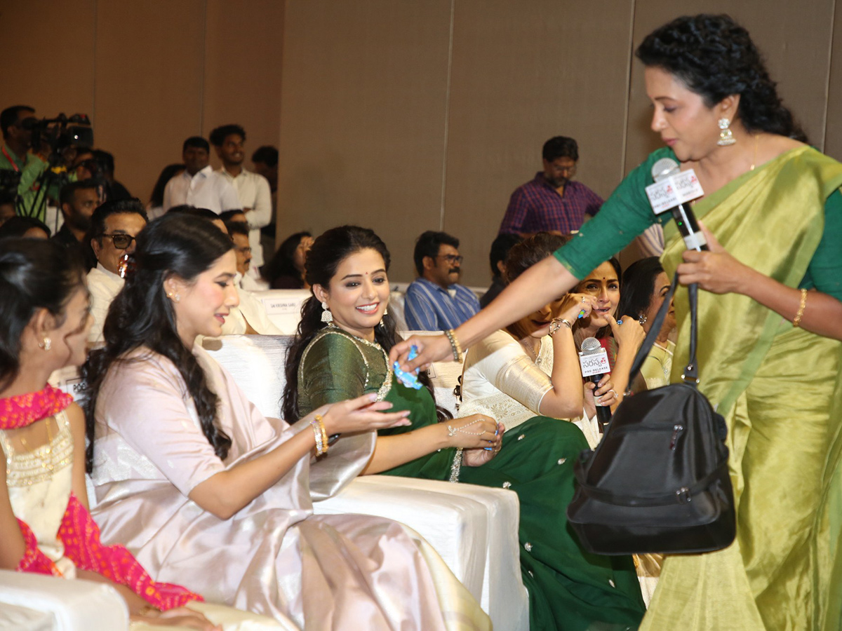 Varalaxmi Sarathkumar Saraswathi Movie Pre Release Event 26