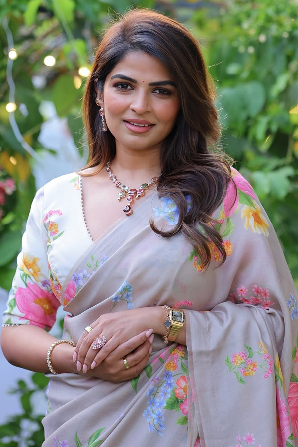 Manchu Vishnu With His Beautiful Family: Photos5