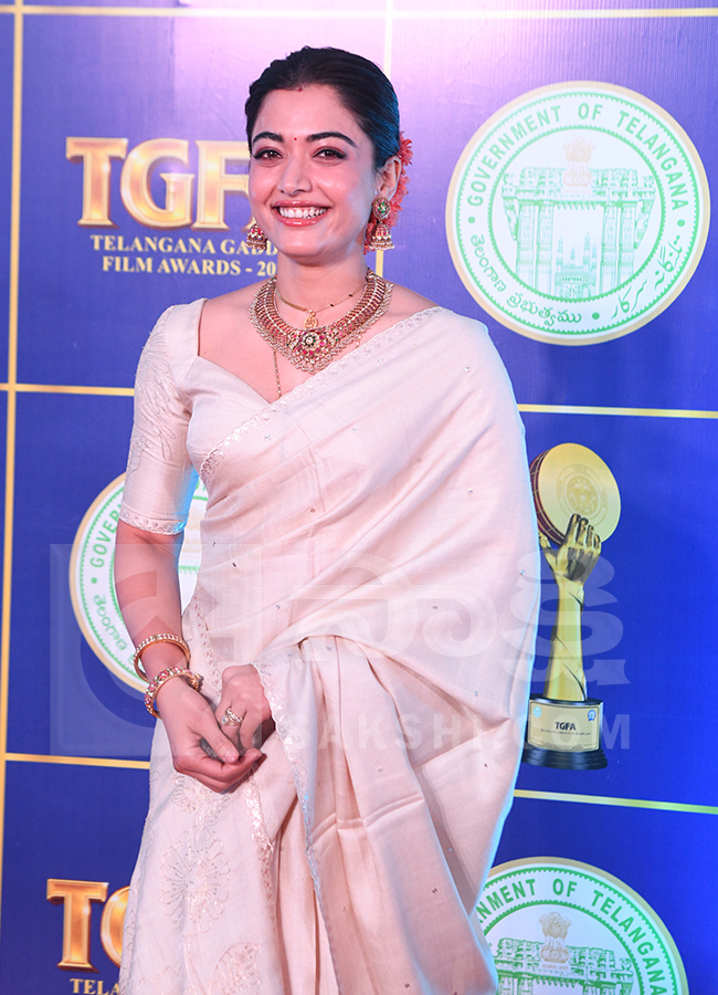 Tollywood Actress in Telangana Gaddar Film Awards8