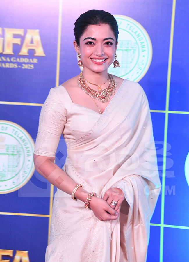 Tollywood Actress in Telangana Gaddar Film Awards9