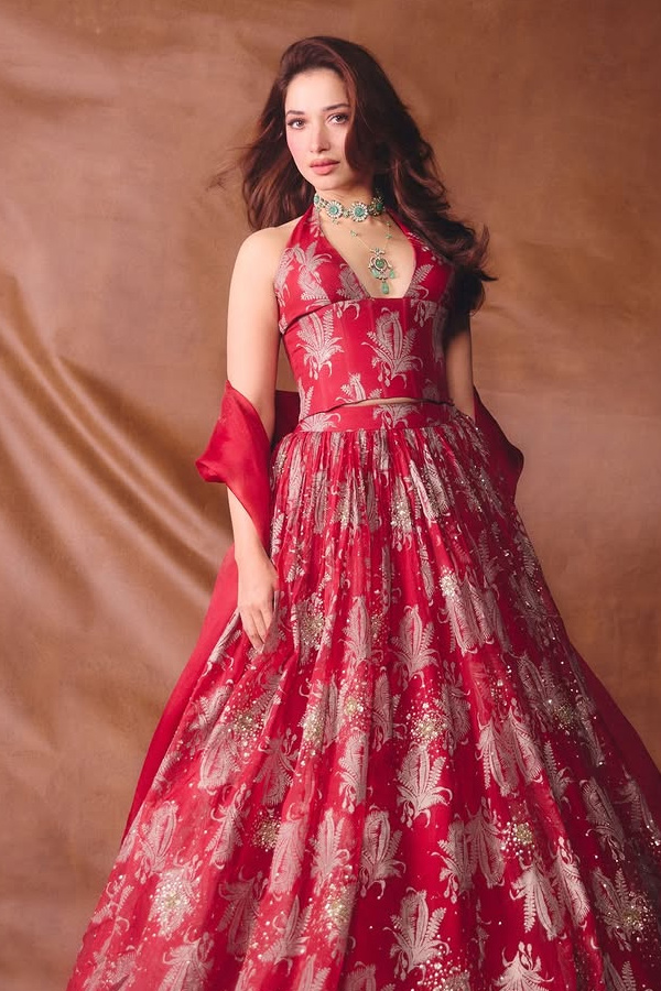 Tamannaah Bhatia wore modern red lehenga At Lakme Fashion Week Photos3