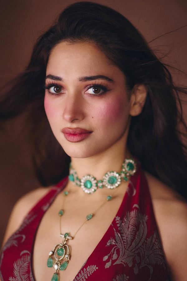 Tamannaah Bhatia wore modern red lehenga At Lakme Fashion Week Photos5