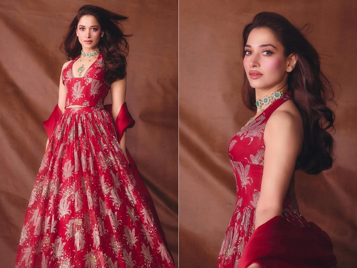Tamannaah Bhatia wore modern red lehenga At Lakme Fashion Week Photos1