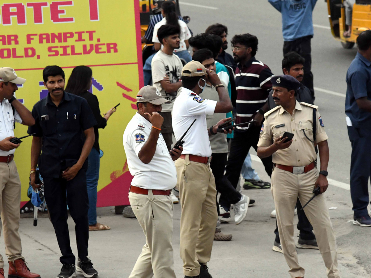 Traffic curbs In Gachibowli for Anirudh March 21 concert Photos5