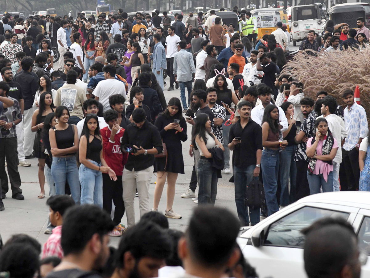 Traffic curbs In Gachibowli for Anirudh March 21 concert Photos6