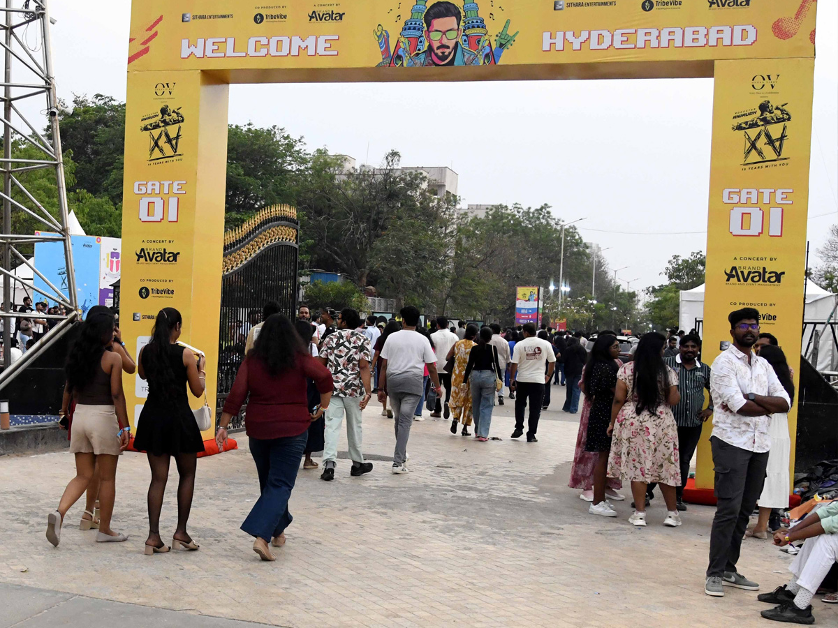 Traffic curbs In Gachibowli for Anirudh March 21 concert Photos8