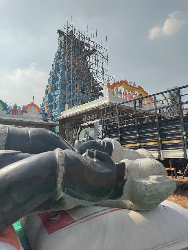 Sri Alivelumanga Padmavathi Sametha Venkateswara Devasthanam in Chenchuguda7