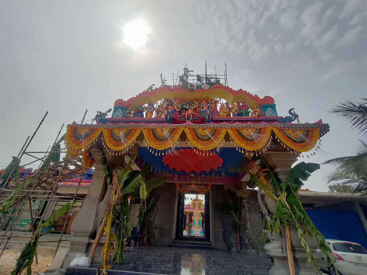 Sri Alivelumanga Padmavathi Sametha Venkateswara Devasthanam in Chenchuguda8
