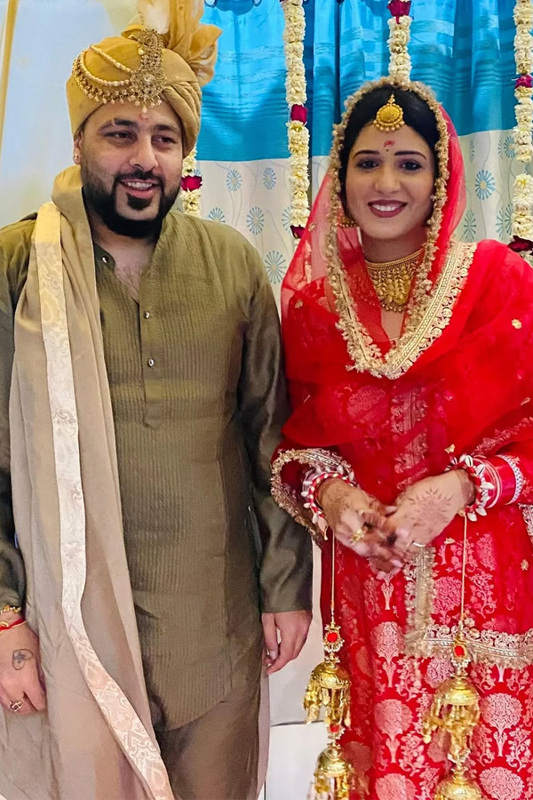 Badshah Marries Punjabi Actress Isha Rikhi In Intimate Wedding Ceremony Photos2