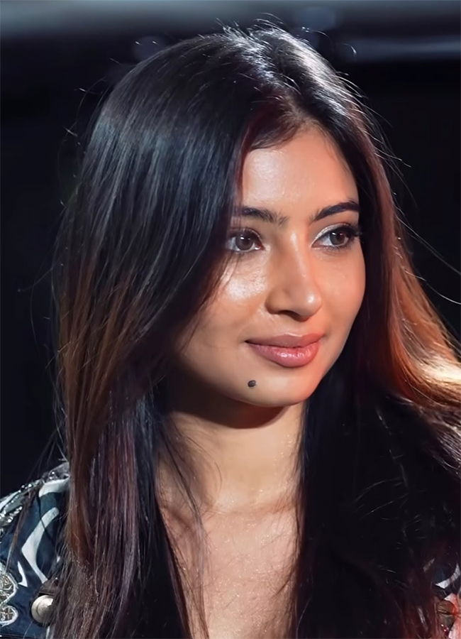 Dhurandhar The Revenge Actress Sara Arjun Trending Images14