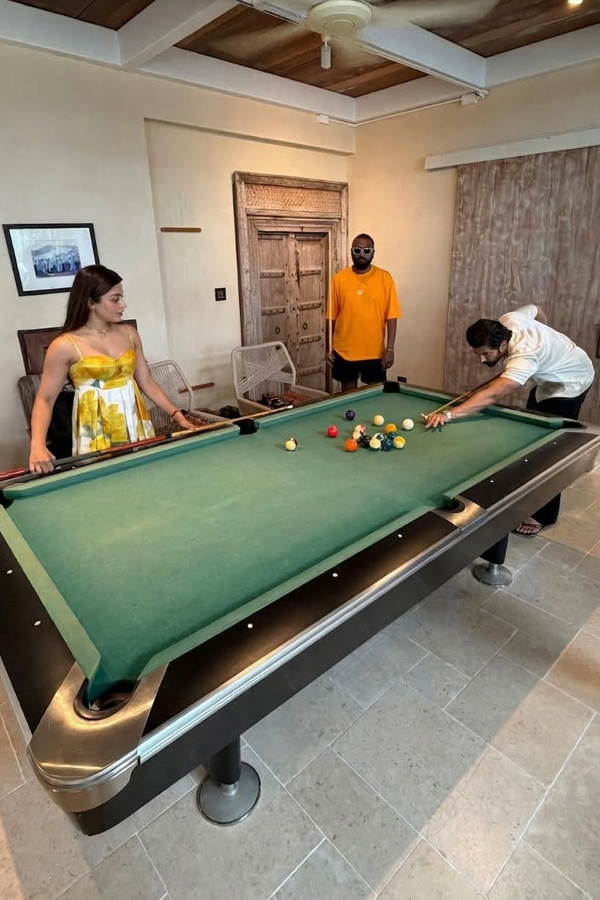 Rashmika Mandanna, Vijay Deverakonda Honeymoon Vacation Photos Viral3