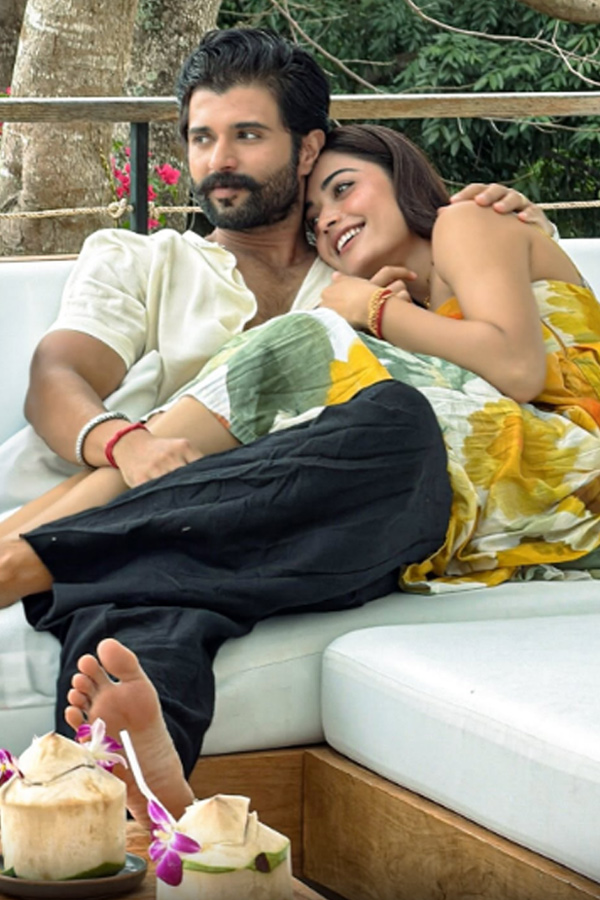 Rashmika Mandanna, Vijay Deverakonda Honeymoon Vacation Photos Viral5