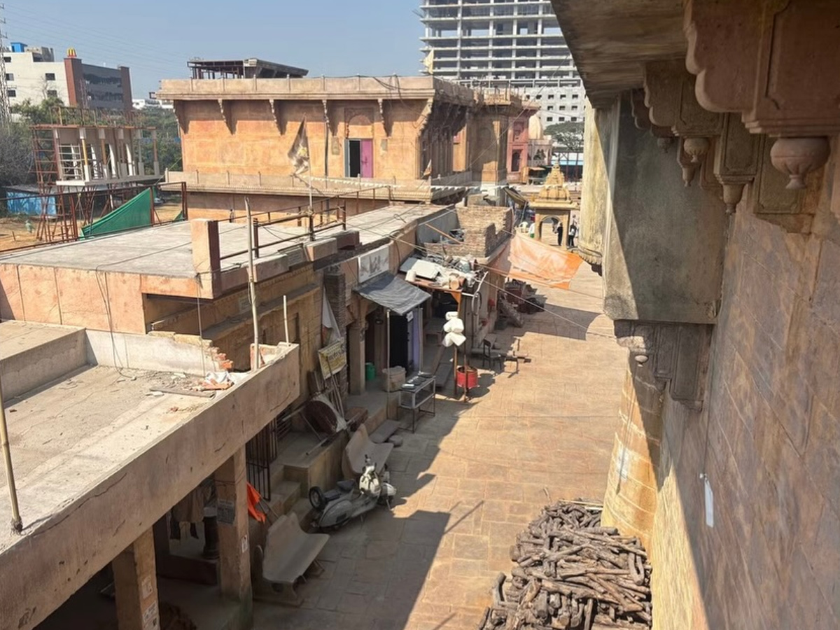 SS Rajamouli Stunning Varanasi Sets Kashi Recreated for Cinema Photos8