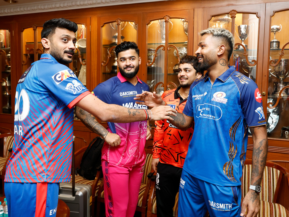 The Ten Captains have assembled in Mumbai Photos1