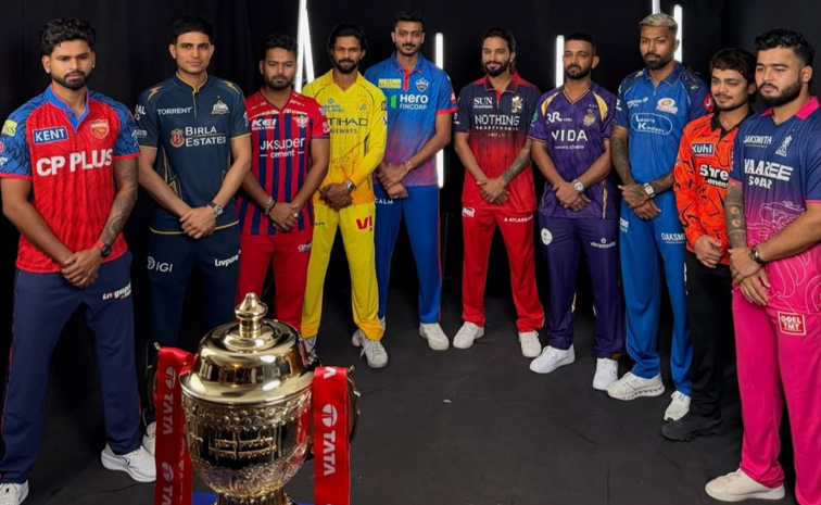 The Ten Captains have assembled in Mumbai Photos5