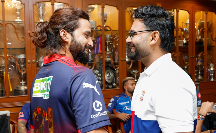 The Ten Captains have assembled in Mumbai Photos9