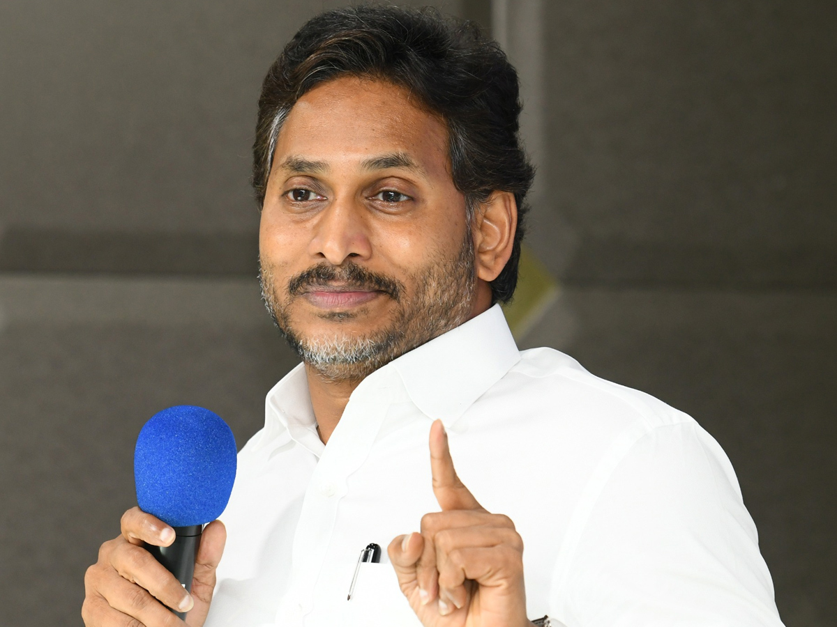 YS Jagan Key Meeting with Addanki YSRCP Local Body Representatives Photos13