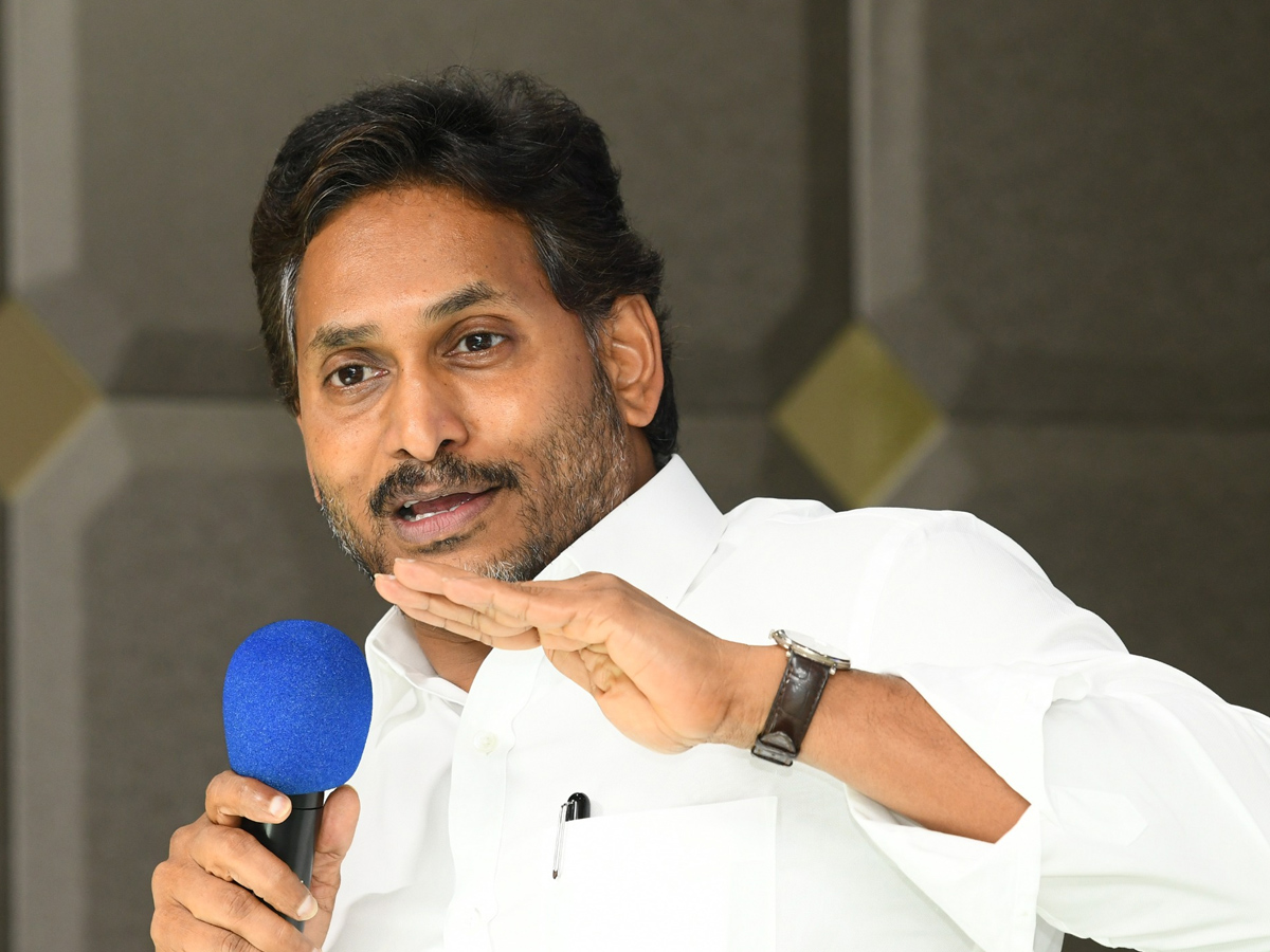 YS Jagan Key Meeting with Addanki YSRCP Local Body Representatives Photos14
