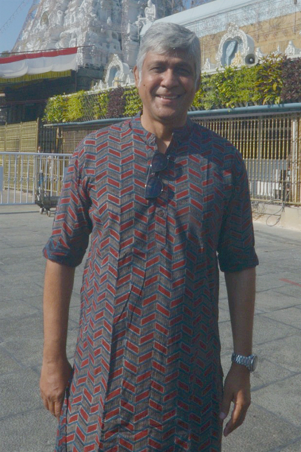 Actor Sharwanand And Actress Malavika Nair At Tirumala Photos6