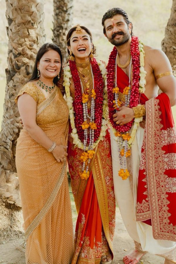 Rashmika Mandanna And Vijay Deverakonda Celebrate 1 Month Wedding Anniversary Photos4