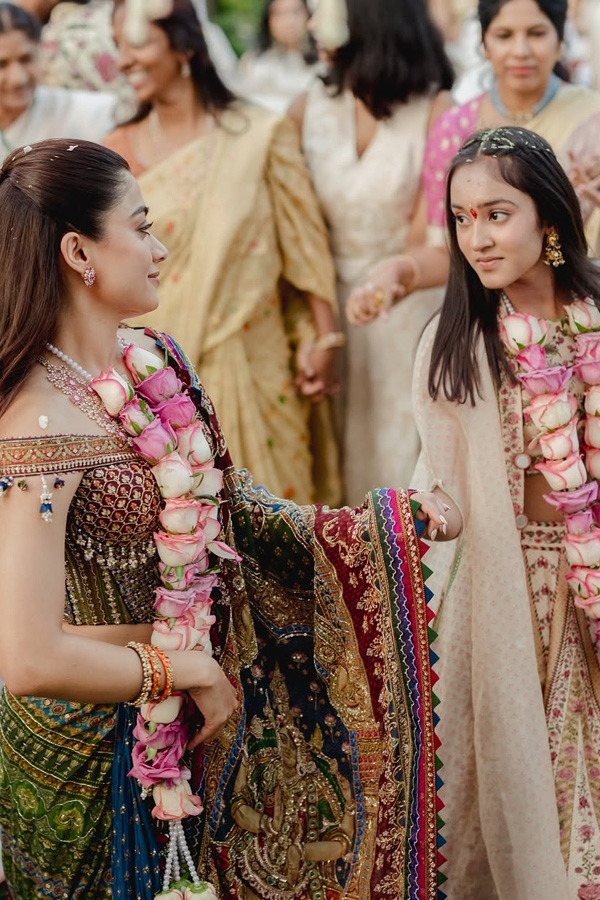 Rashmika Mandanna And Vijay Deverakonda Celebrate 1 Month Wedding Anniversary Photos16