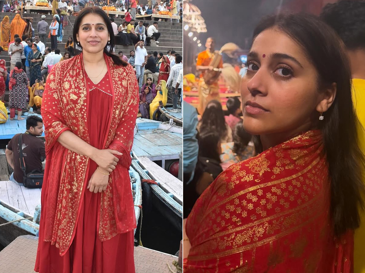 Anchor Rashmi Gautam worships In Varanasi Photos1