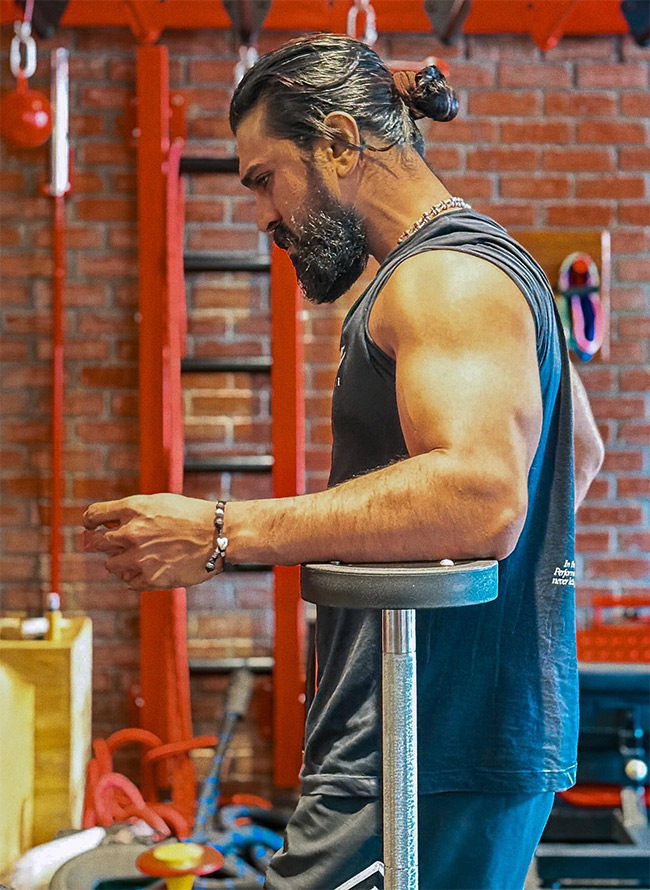 Indian Actor Ram Charan Birthday Special Photos HD Photos6