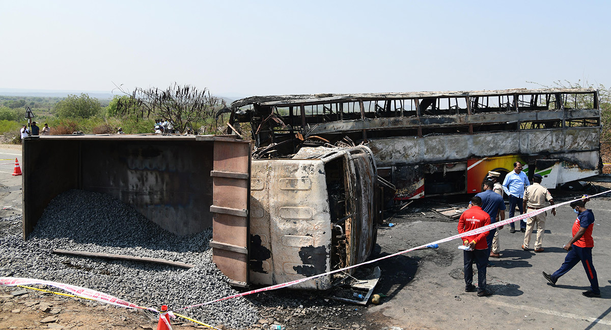 Markapuram Bus Accident HD Photos14