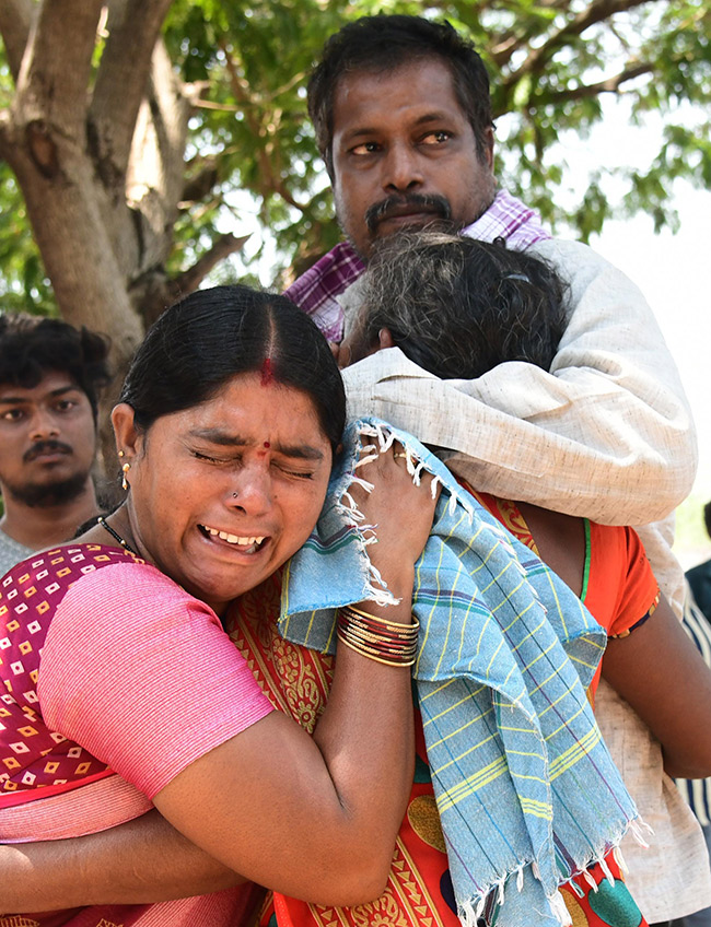 Markapuram Bus Accident HD Photos15