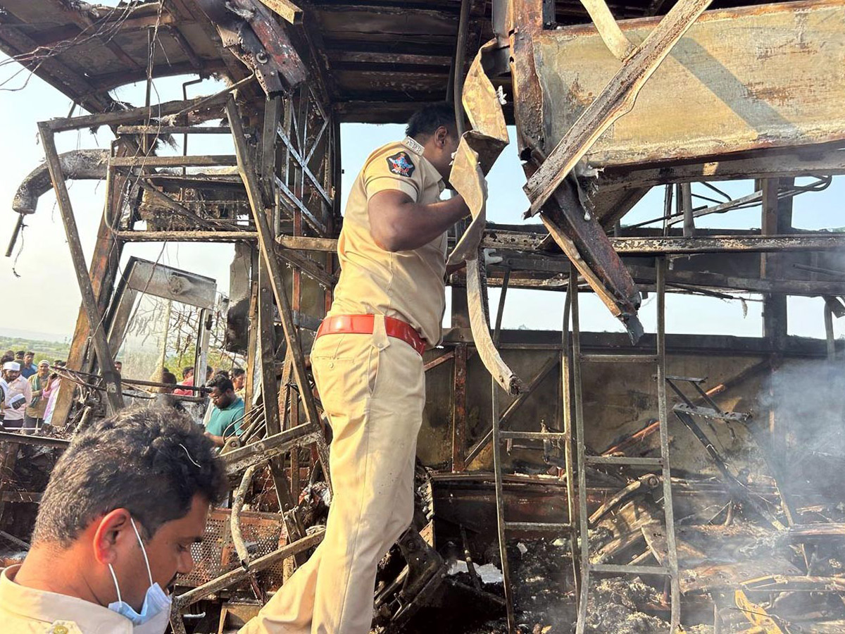 Markapuram Bus Accident HD Photos7