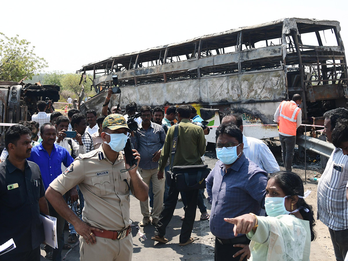 Markapuram Bus Accident HD Photos9