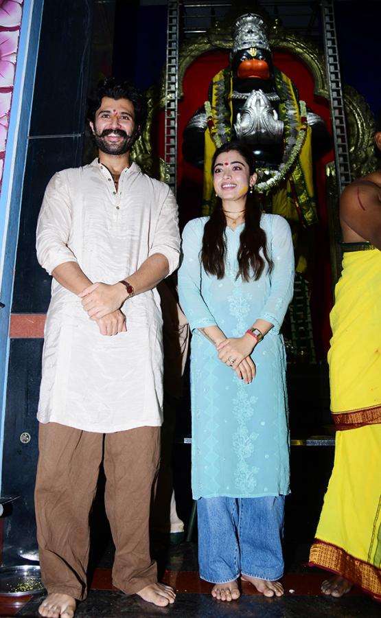Vijay Deverakonda and Rashmika Mandanna At Anantapur4