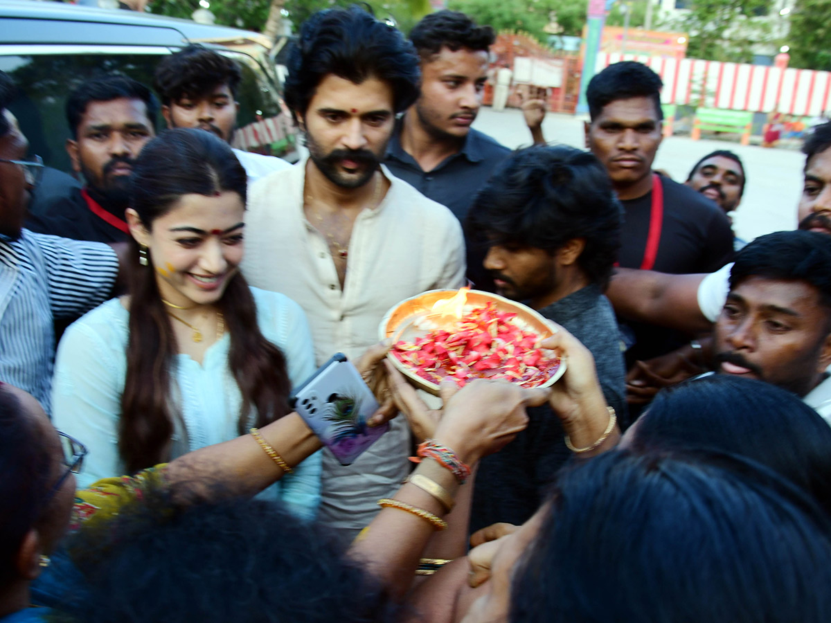 Vijay Deverakonda and Rashmika Mandanna At Anantapur5