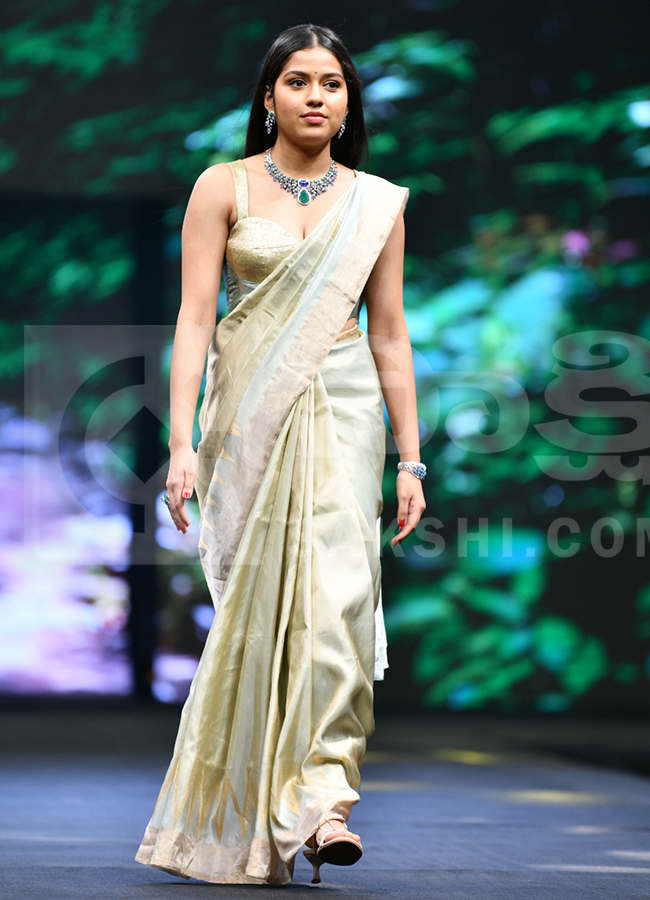 Lakshmi Manchu Teach For Change Fashion Show 202630