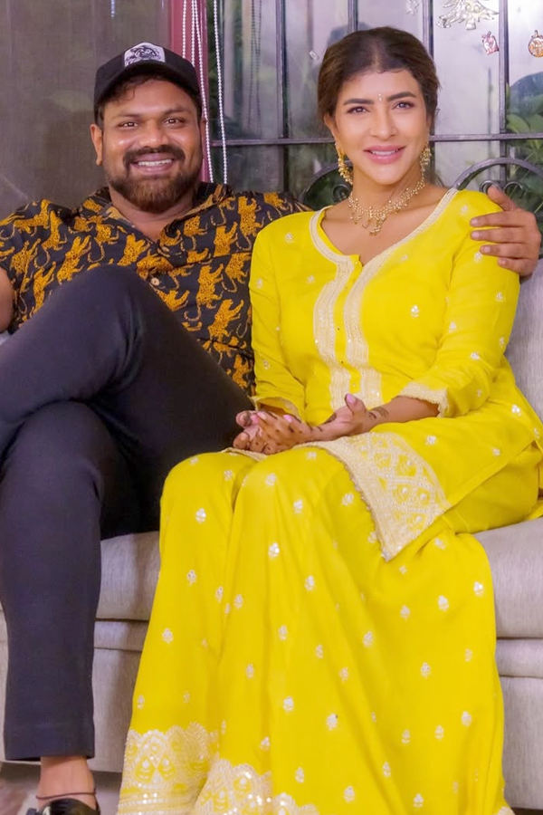 Lakshmi Manchu Beautiful Moments With Her Daughter Photos4