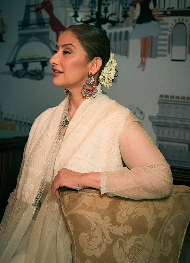 Nepalese Actress Manisha Koirala HD Photos19