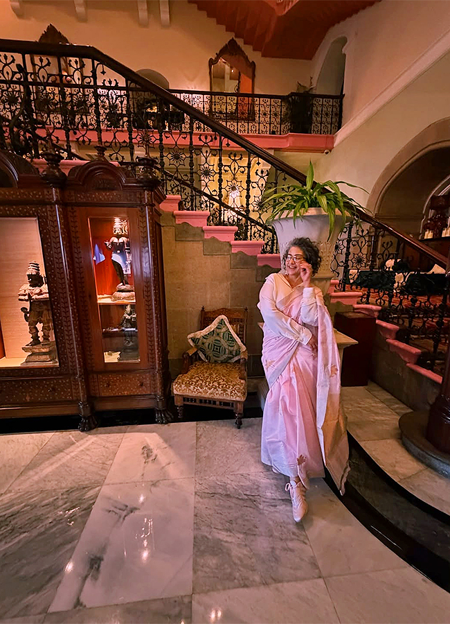 Nepalese Actress Manisha Koirala HD Photos6