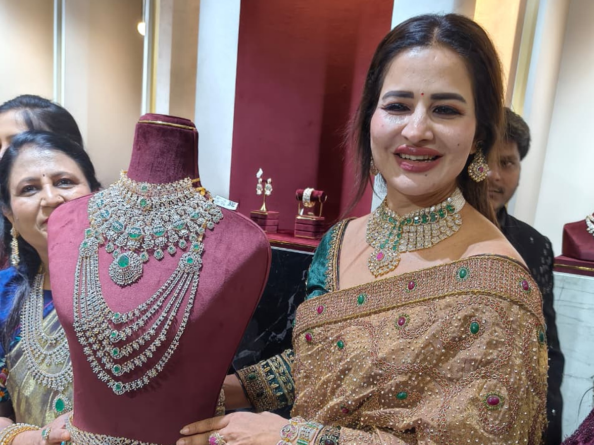 Gold And Diamonds Flagship Store Launch At Jubilee Hills Photos16