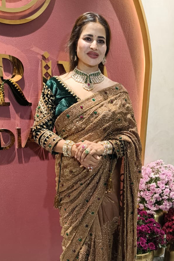 Gold And Diamonds Flagship Store Launch At Jubilee Hills Photos12