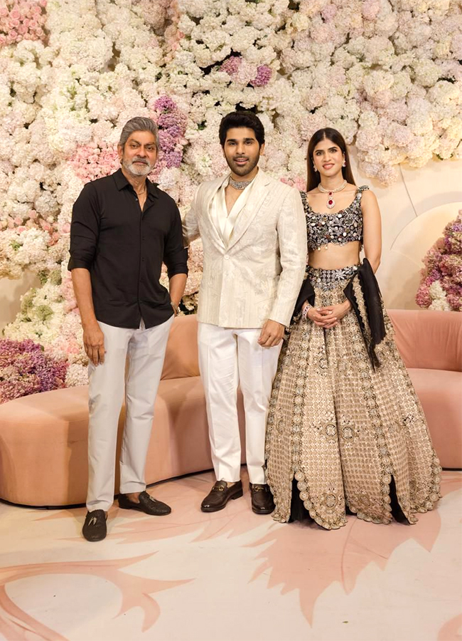 Allu Sirish And Nayanika Reddy Pre Wedding Reception HD Photos13