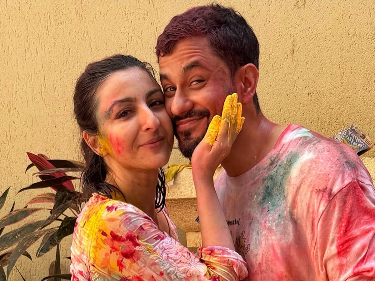 Celebreties share colourful Holi celebration Photos11